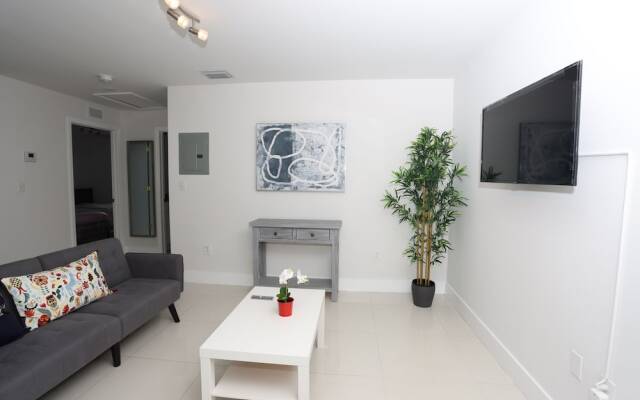 Little Habana Aparts close to Calle 8