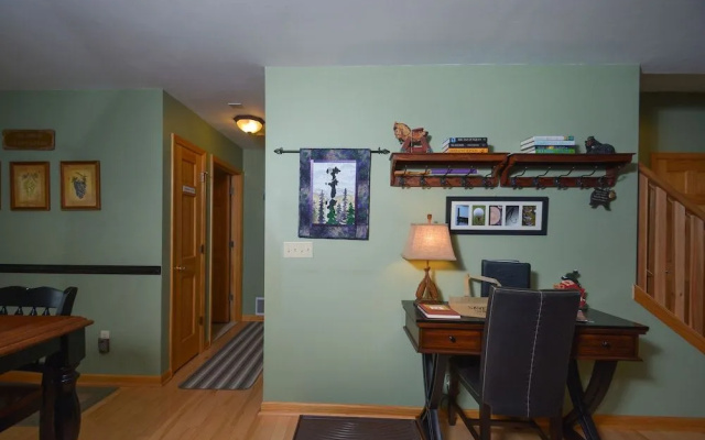 Sparky's Lodge by Taylor Made Deep Creek