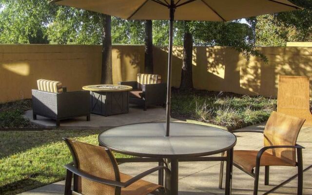 Courtyard Bentonville