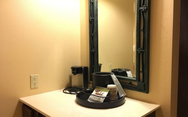 Norwood Inn & Suites
