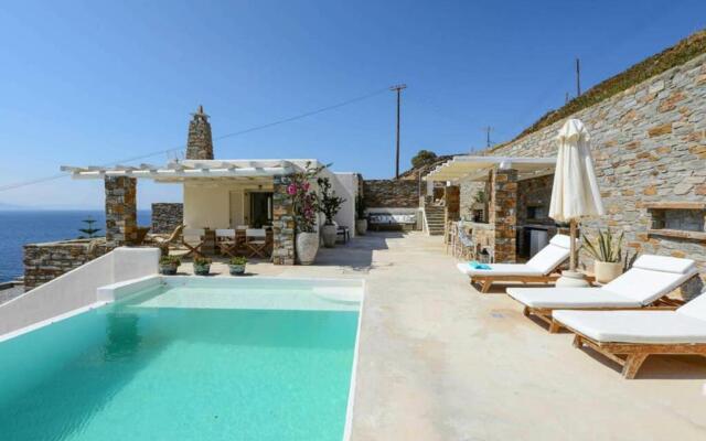 VILLA BEAUTIFIS in Kea, 4BDR/7prs, pool, seaview