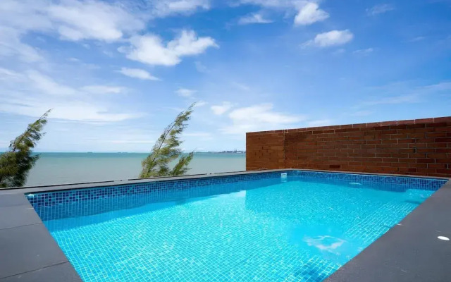Sandbox beachfront villa2