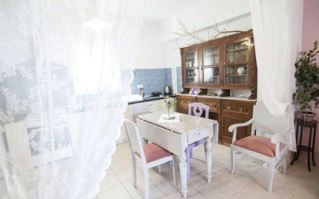 Brezza Apartment A