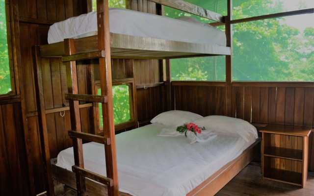 The Lookout Inn Lodge