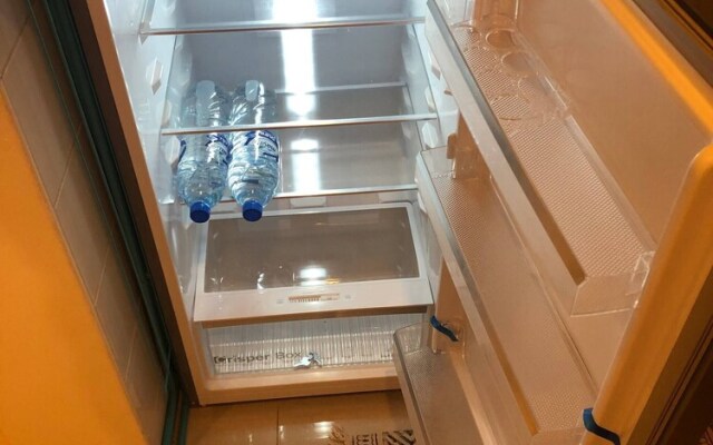 Cosy Little Studio With Marina &partial Beach View