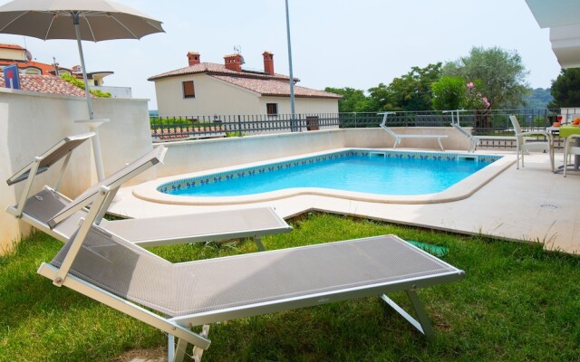 Apartments Lumare with private pool