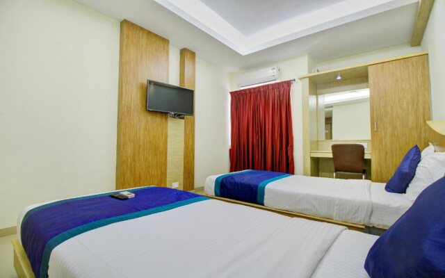 Fabhotel Grand Gunas