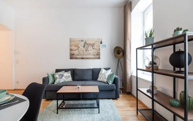 Cozy new stylish 15 min to the center