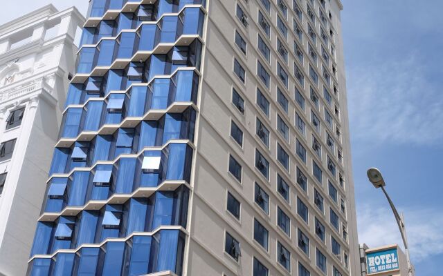 Paris Deli Danang Beach Hotel