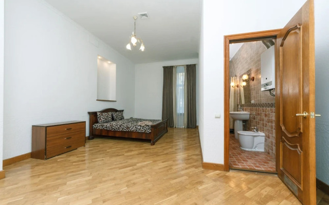 4 bedroom apartment at the Palace of Sport