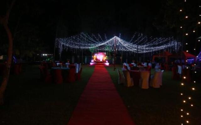 Thilini Holiday Inn