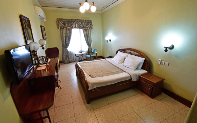 Grand Imperial Hotel