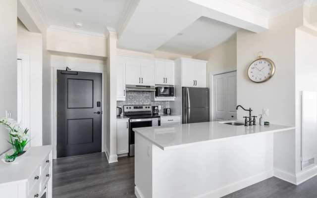 Rideau 2Br Signature Apartment Free Parking 2