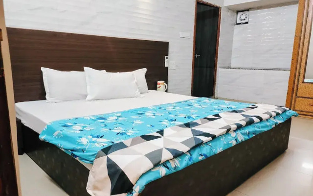 Hotel Purohit Sindhi Camp