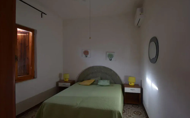 Family Apartment With Balcony In Budoni