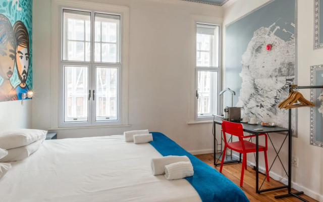 Daddy Long Legs Art Hotel