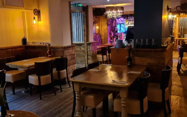 The Waterside Bar Rooms & Restaurant