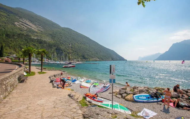 Villa Schlosser Lake Front & Private Pool