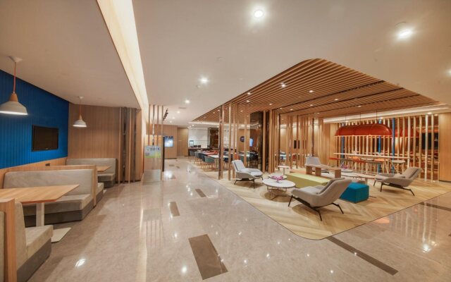 Holiday Inn Express Shanghai Xuhui Binjiang, an IHG Hotel