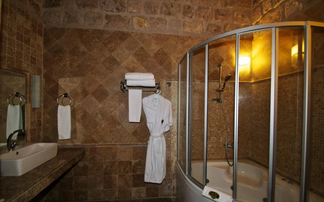 Grand Cave Suites