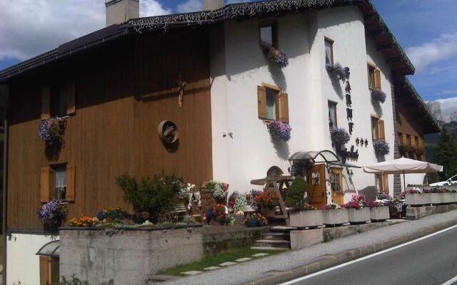 Kyrr Smart Mountain Retreat