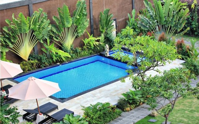 Budhi Hotel