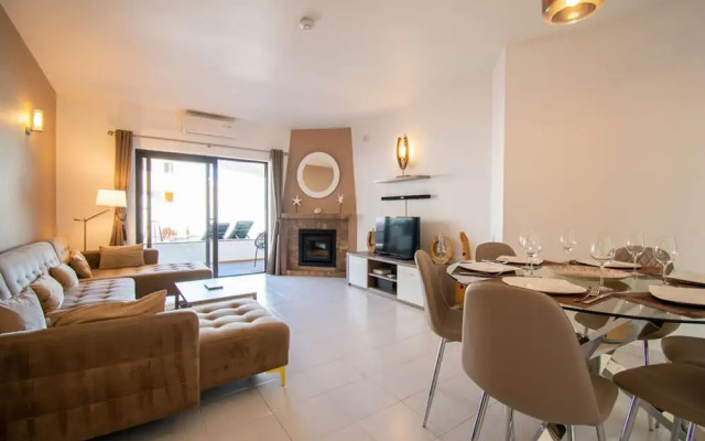 102 Hibiscus Monte Dourado