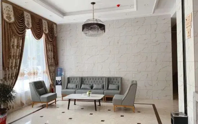Fangxian Rich Hotel