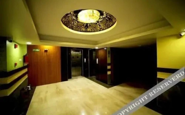 The Red Velvet Hotel Samarpan