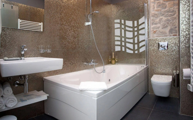 Authentic Luxury Rooms