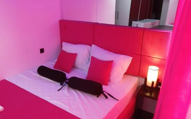 Small Luxury En suites ELEONOR