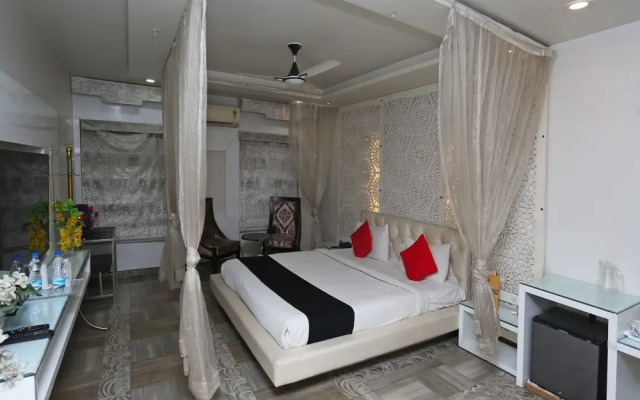 Capital O 5895 M K Vivanta