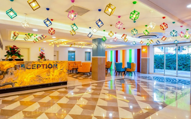 Crystal Club World of Colours - All inclusive