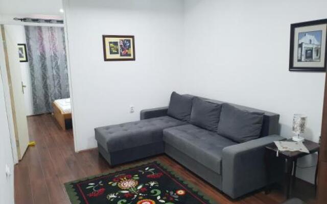 Apartments & rooms Left River