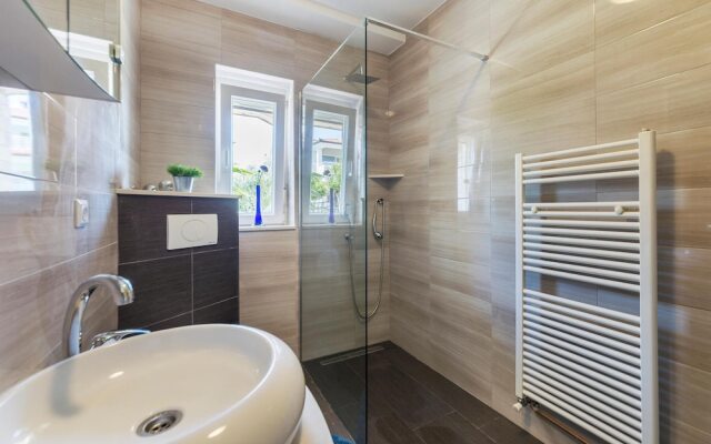 Stunning Home in Labin With Wifi and 5 Bedrooms