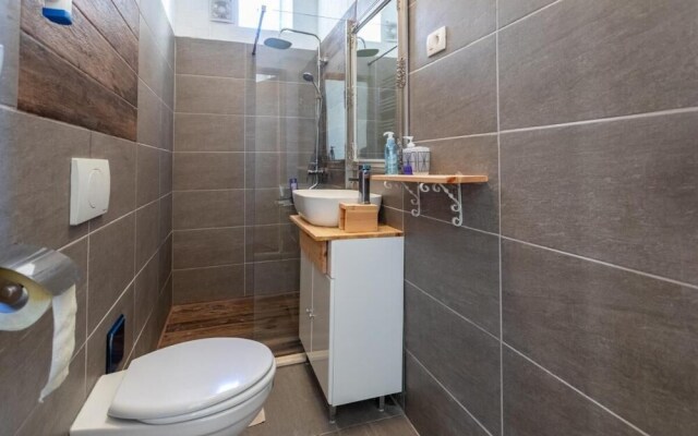 Spacious Deluxe Room - Hotel Rose