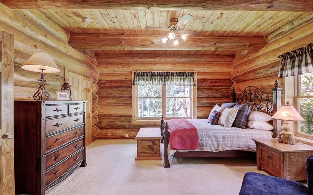 Discovery Lodge by RedAwning