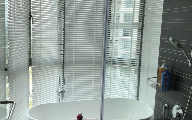 Teega Waterfront - Hello Kitty