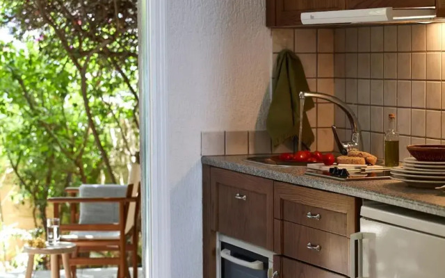 Plaka Sea Front Residence