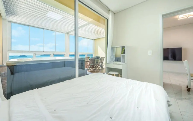 Yeosu Stay Raonpine Spa Pension