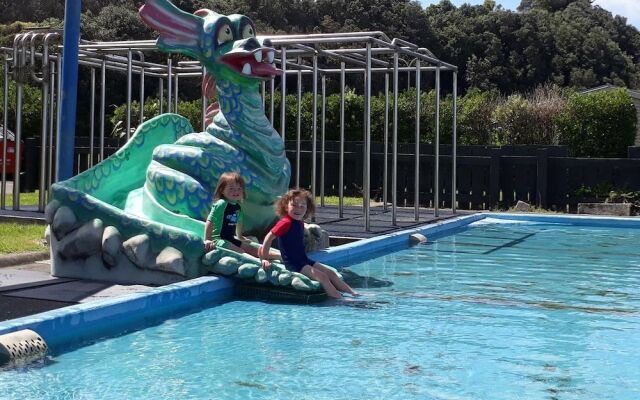 Opunake Beach Kiwi Holiday Park