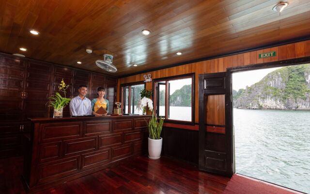 Verdure Lotus Grandeur Cruise