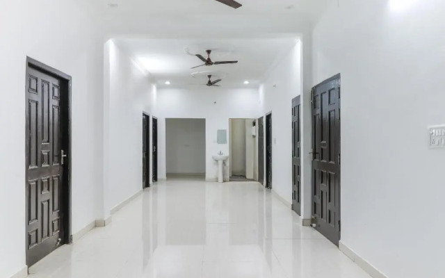 OYO 40723 Brinda Palace