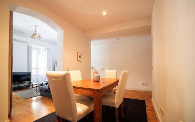 Bright apartment in Historical City Center