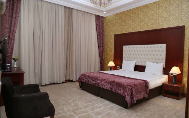 Clover Hotel Baku