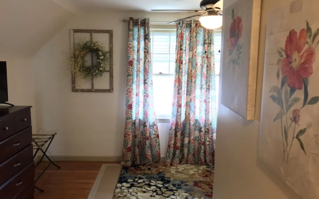 The Little Italy of Niagara Falls Bed & Breakfast