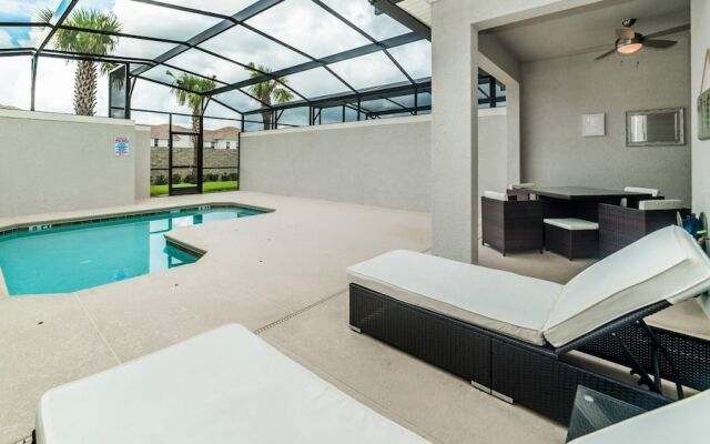 1595 Moon Valley Drive