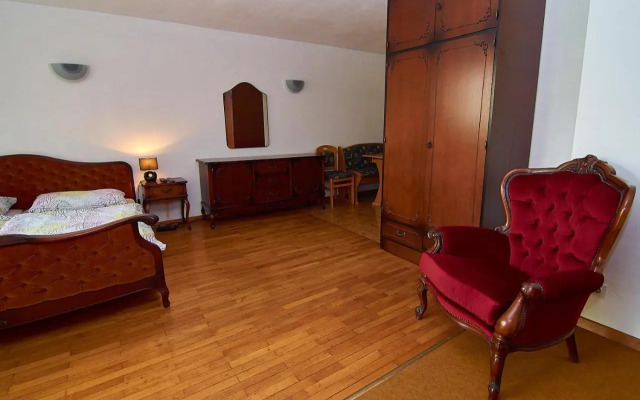 Emona Apartments