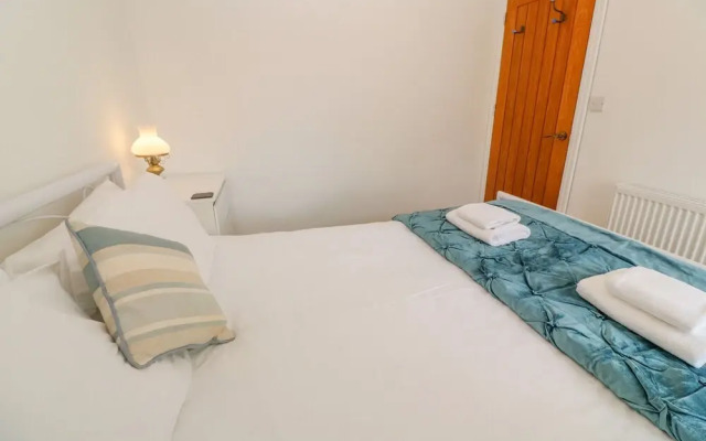 2 Riverside Cottages