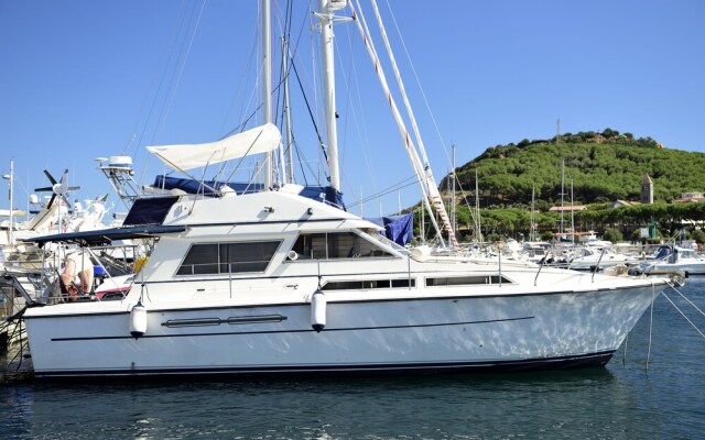 Blue II Yacht